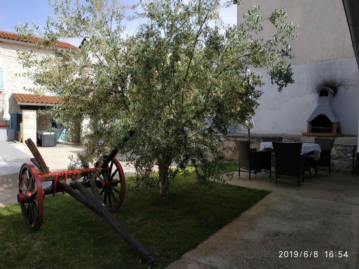 Holiday Home Peruski Екстер'єр фото